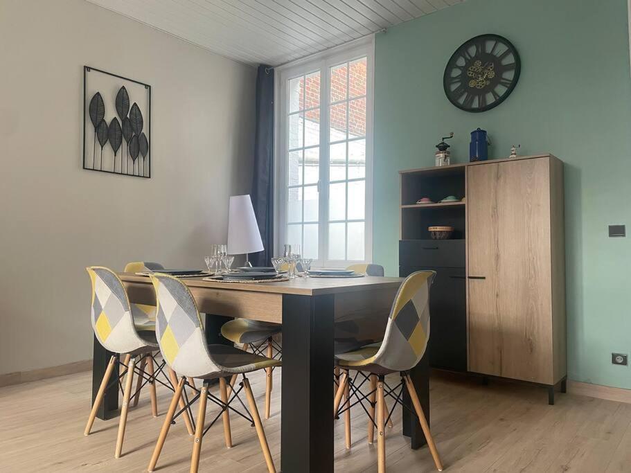 Maison A 2 Pas Du Centre Ville Peronne  Bagian luar foto